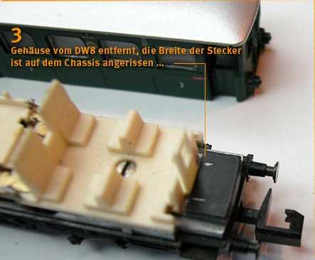 Gehäuse vom DW 8 entfernt, die Breite der Stecker ist auf dem Chassis angerissen...